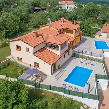 Σπίτι διακοπών Mountain Retreat With Private Pool And Grill In Radmani, Croatia