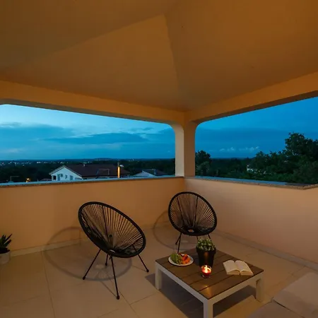 度假居 Mountain Retreat With Private Pool And Grill In Radmani, Croatia *