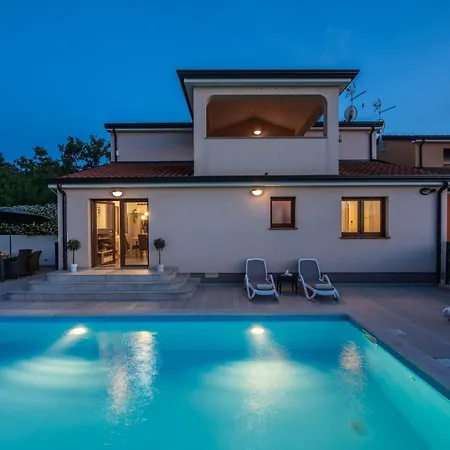 Mountain Retreat With Private Pool And Grill In Radmani, Croatia