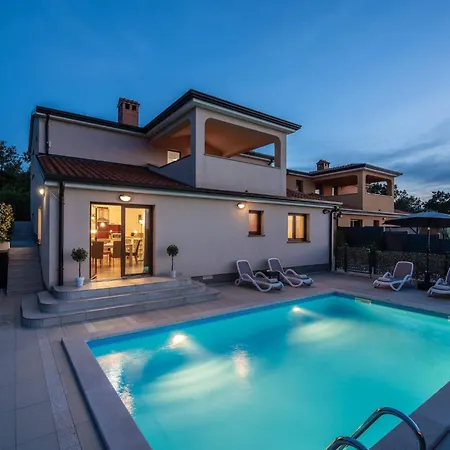 Σπίτι διακοπών Mountain Retreat With Private Pool And Grill In Radmani, Croatia