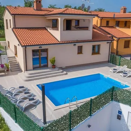 度假居 Mountain Retreat With Private Pool And Grill In Radmani, Croatia *