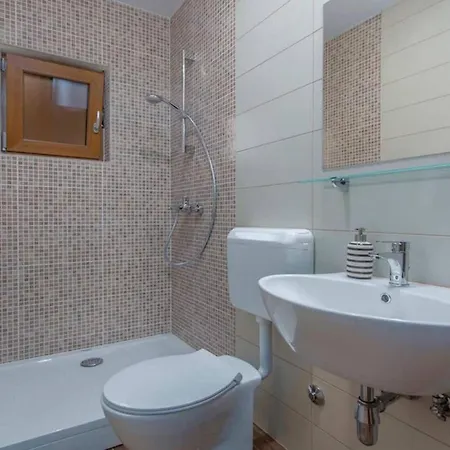 Mountain Retreat With Private Pool And Grill In Radmani, Croatia Vakantiehuis Radmani